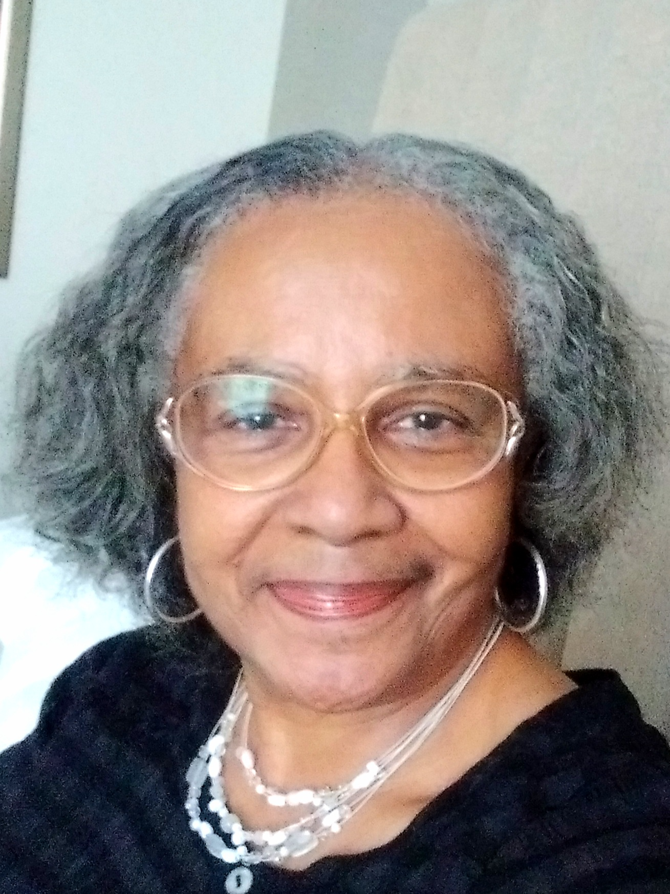 Headshot of Stephanie Hopkins