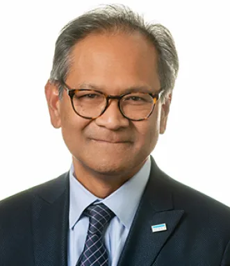 Headshot of Roo De Guzman