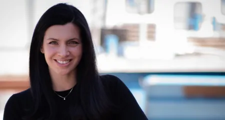 Dena Prastos