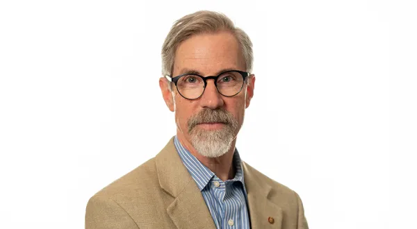 Headshot of Ed Tucker.