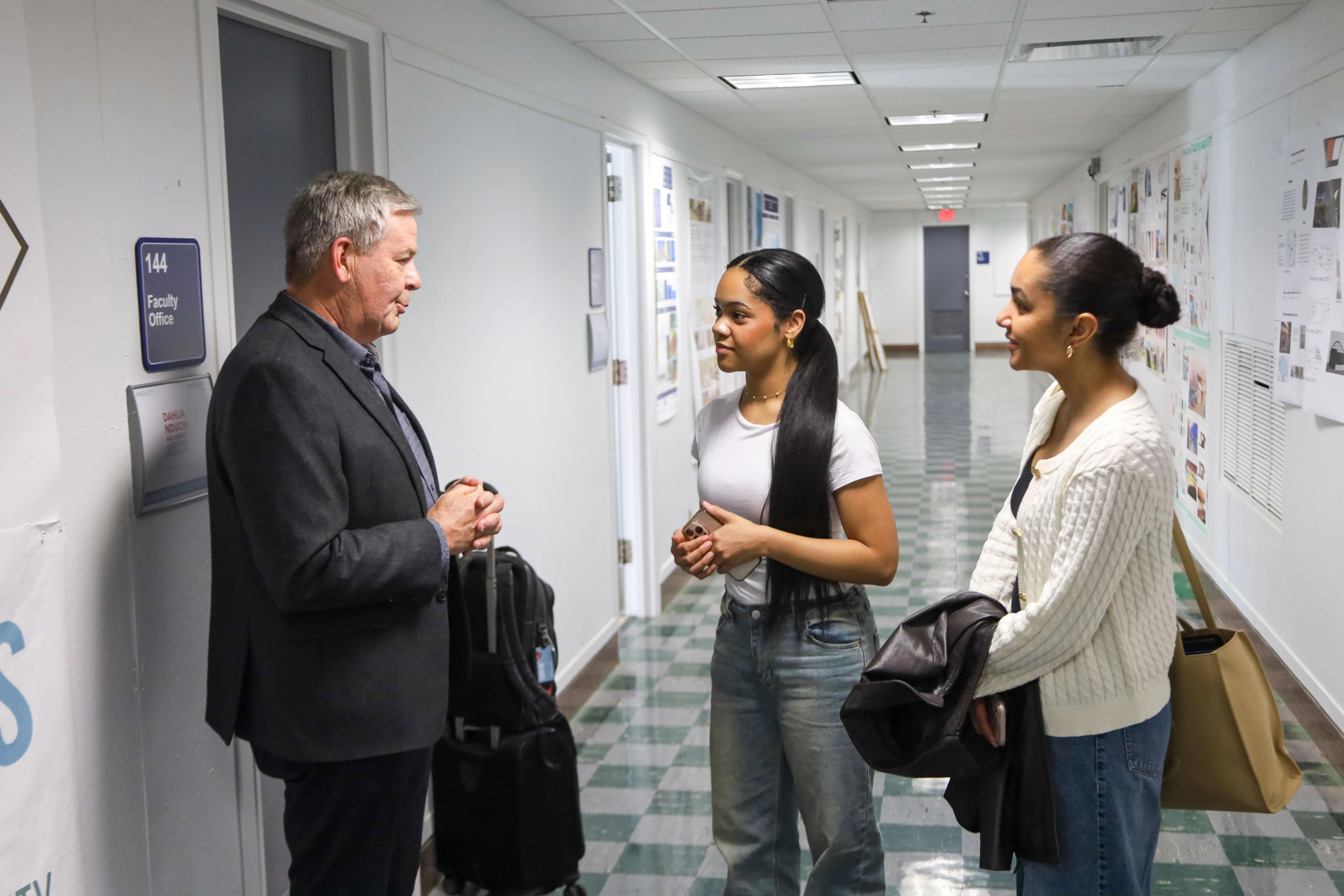 NCARB President Kenneth R. Van Tine meets with students at Howard University during a litsening session.